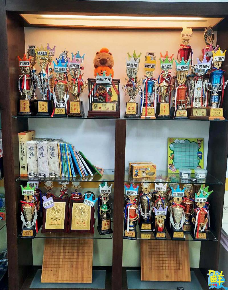 別懷疑!圍棋是一種腦部運動 高雄名人兒童棋院 告訴您學圍棋的好處