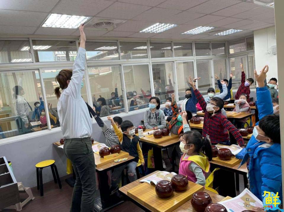 別懷疑!圍棋是一種腦部運動 高雄名人兒童棋院 告訴您學圍棋的好處