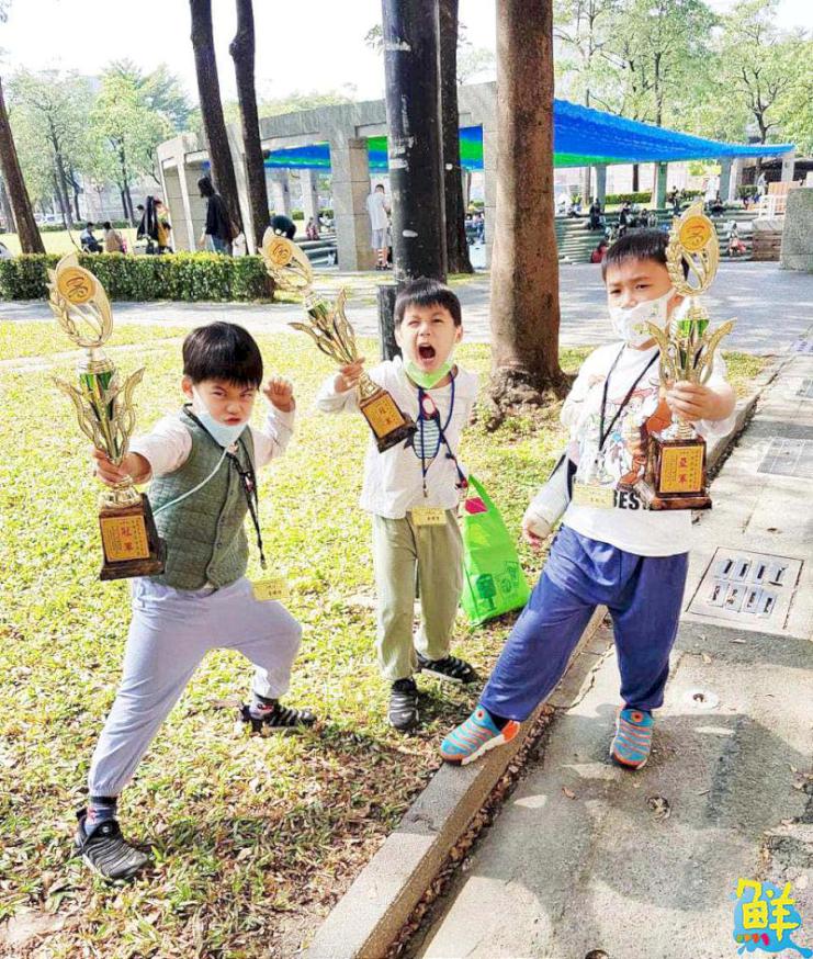 別懷疑!圍棋是一種腦部運動 高雄名人兒童棋院 告訴您學圍棋的好處