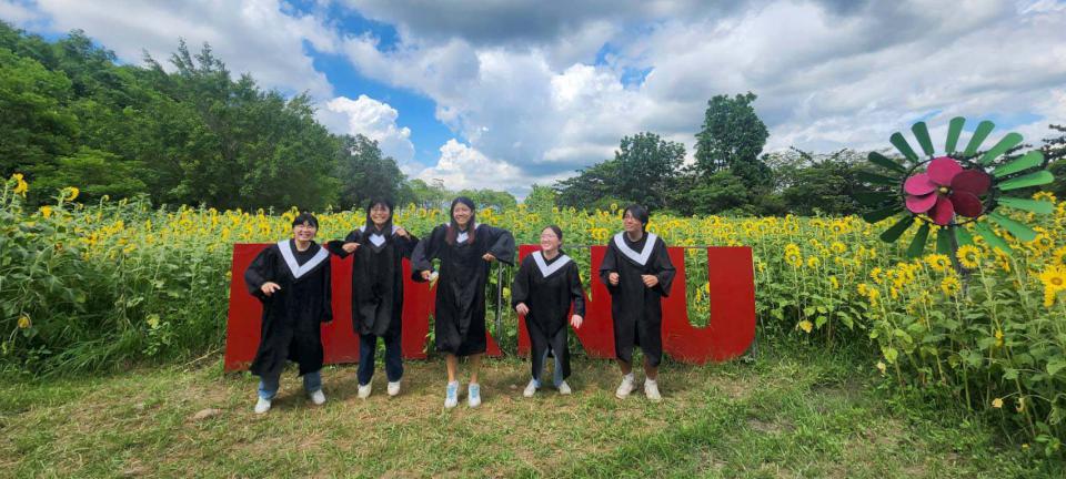 高師大燕巢校區向日葵花園迎賓 校方感謝高市校友會贊助支持