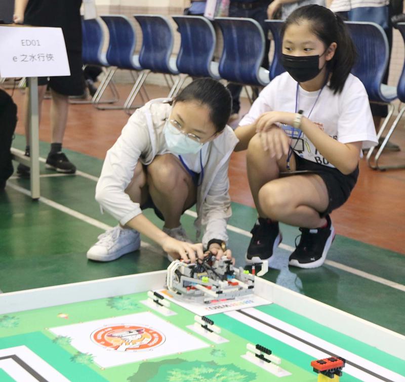 2022年高市青少年創意機器人競賽三民高中登場 三級學校116隊師生爭取世界賽門票
