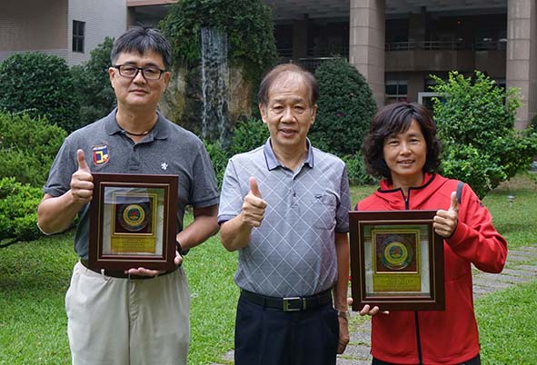 中山工商學務、資訊處主任宋由禮、僑生班導師陳雅玲 獲僑委會資深、績優輔導人員