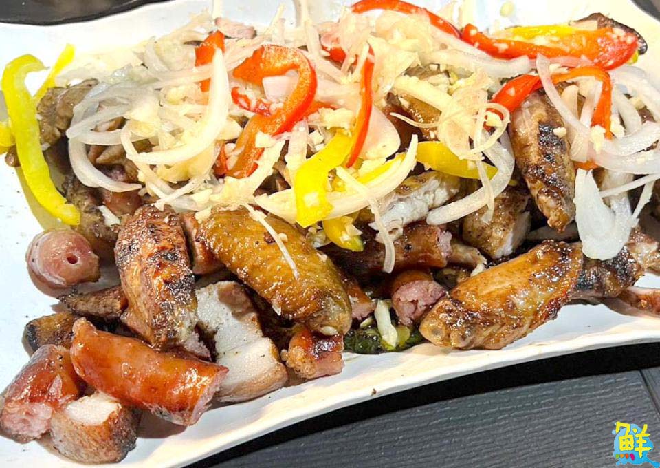 大寮發跡 碳烤達人就是帥! 烤肉餐車唯一指名王牌碳烤