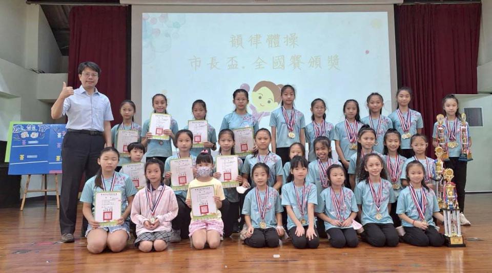 114年全國韻律體操錦標賽 高市蔡文國小十棒奪冠另抱回16獎項