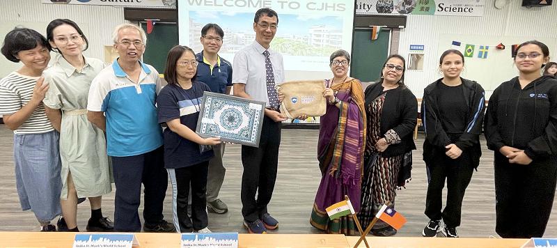 印度聖馬可世界學校師生訪高市前鎮高中交流7天 簽約合作強化多元學習