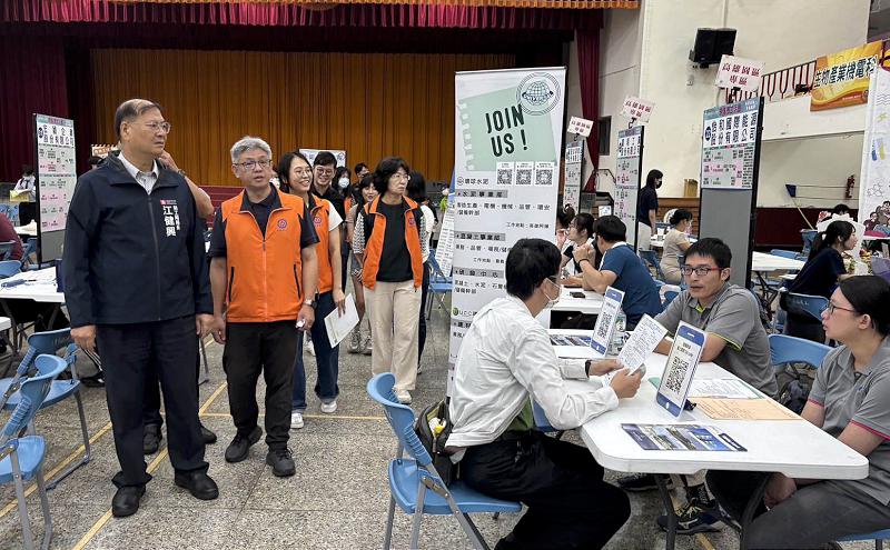 勞工局攜手南科管理局邀逾50家企業 前進岡山農工聯合徵才初步媒合率59%