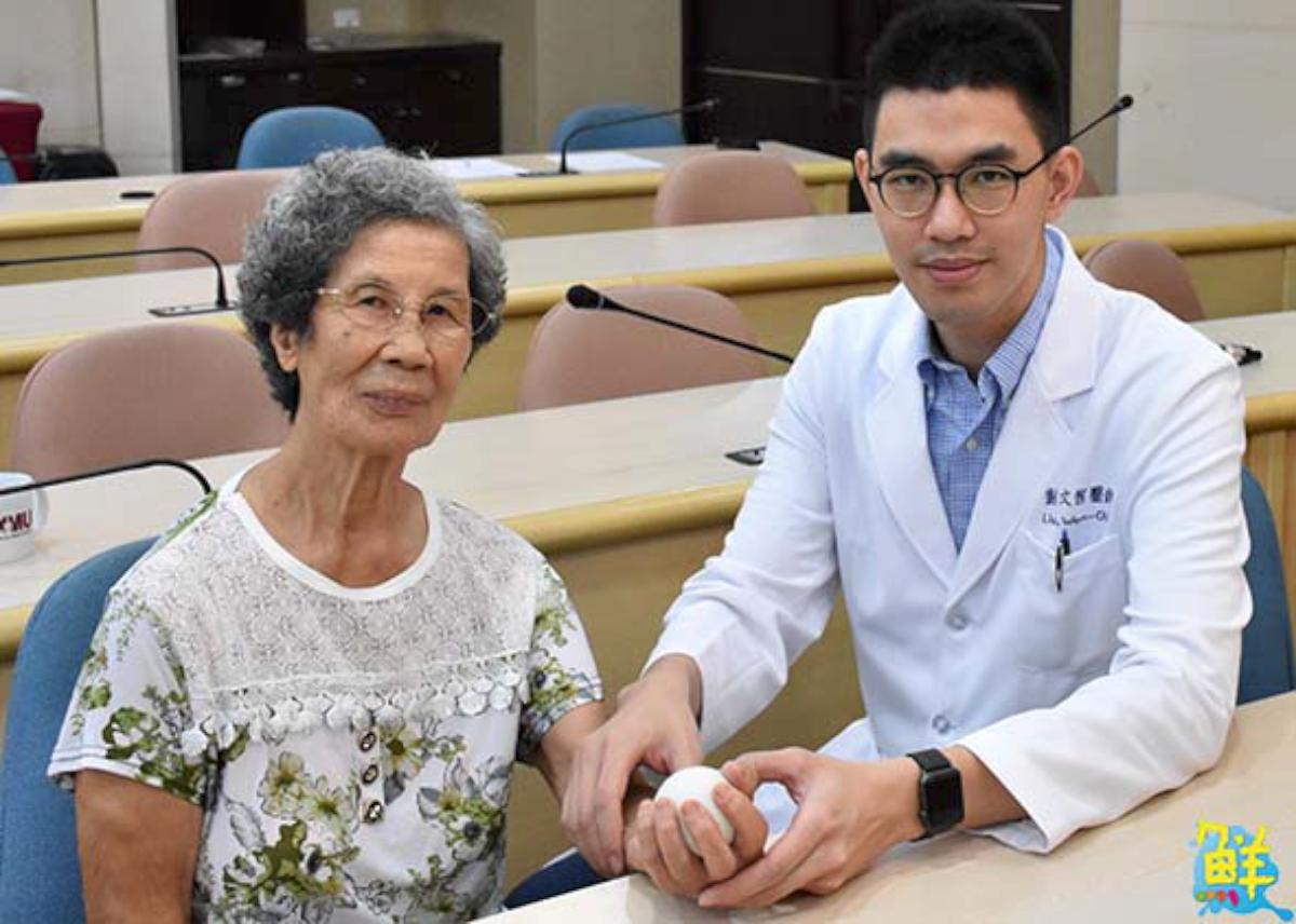 高市8旬婦摔倒骨折求診小港醫院 前臂骨折開放復位手術根治