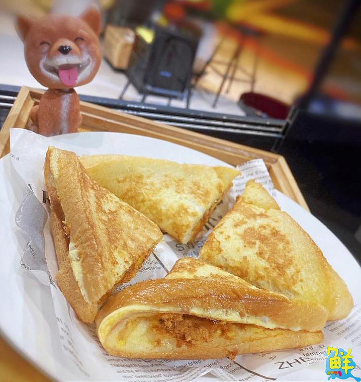 於深夜閃耀的美味光芒 柴柴啃吐司以美食溫暖擁抱您