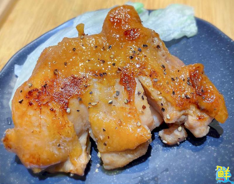 於深夜閃耀的美味光芒 柴柴啃吐司以美食溫暖擁抱您