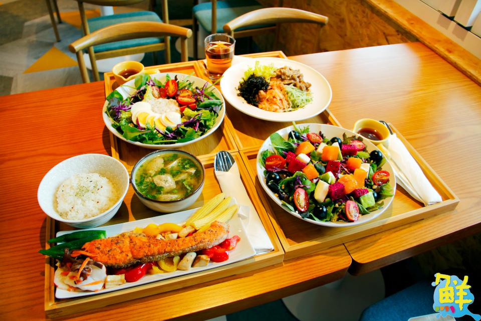 高雄舒心景點推薦!療癒小天地 巷左轉複合餐飲