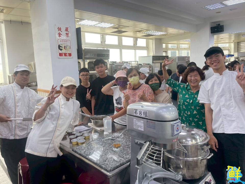 「芝」心交流！ 嘉藥餐旅系結合USR 以芝麻點心聯結長輩與國際生