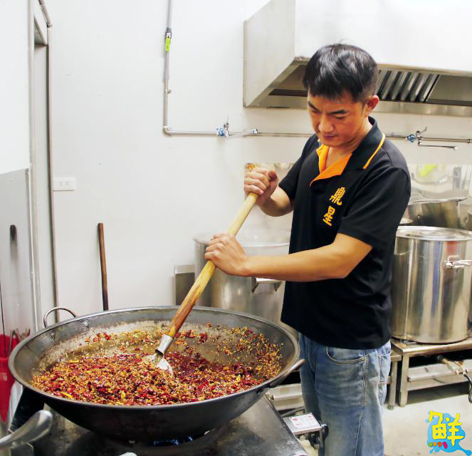 最「鼎」級的享受 五「星」級的湯頭 楠梓新亮點 鼎星經典火鍋店 給您經典好滋味!