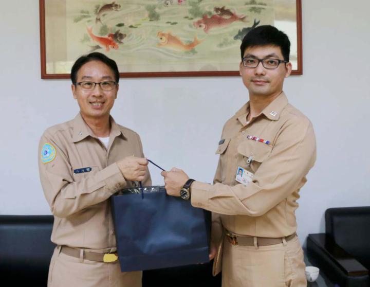 海軍艦指部第18梯兵科軍官轉任保防官座談會 政戰主任馮國維感謝堅守崗位