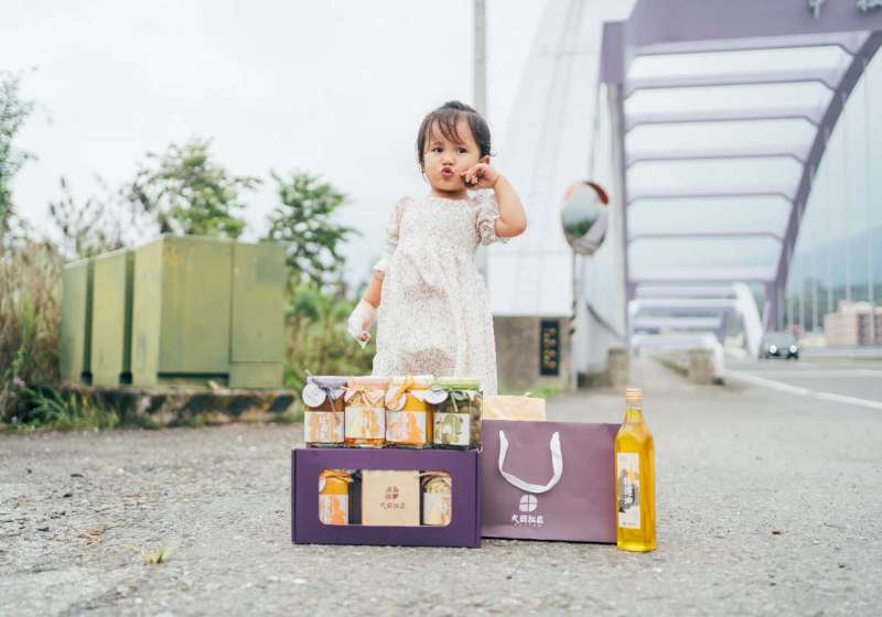 文化局媒合青年設計師走訪6社區 費時一年產出品牌伴手禮樹立跨域合作典範