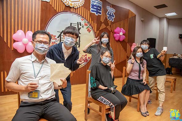 嘉藥大學感恩奉茶獻禮暖心活動 感恩師長教誨