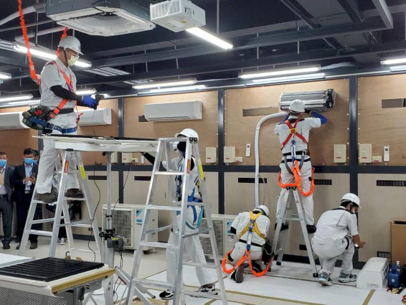 輔英科大力推產學攜手合作計畫2.0 結合高中職開設專班培育智慧環控電機管理人才