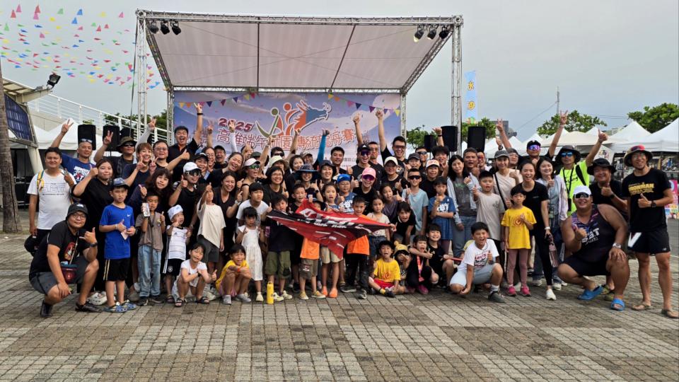 2025高雄端午龍舟嘉年華林園傳統龍舟閉幕頒獎 分組優勝精神總錦標隊伍獲表揚