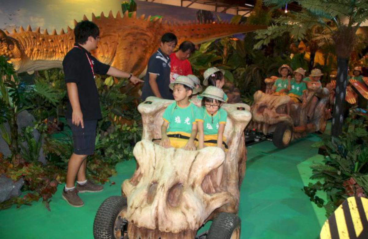 侏羅紀X恐龍樂園特展 相約高市駁二自行車倉庫