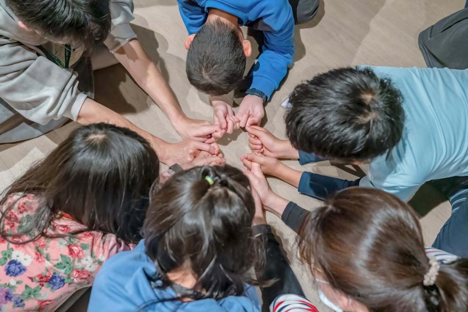 中山大學攜手遠哲科教基金會高雄辦公處 合辦科學藝術探究冬令營培訓跨域種子師