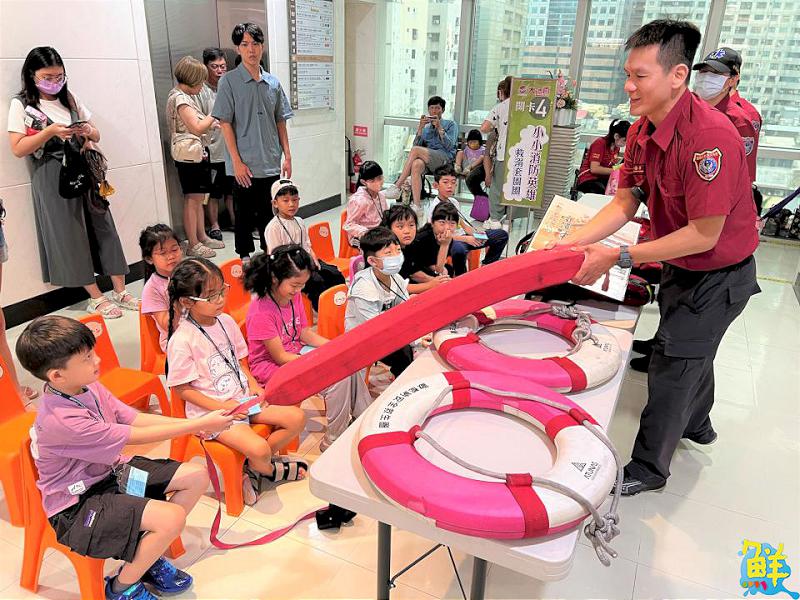 高雄大遠百攜手高市政府消防局舉辦闖關活動 父親節優惠同步開跑 為爸爸獻上祝福