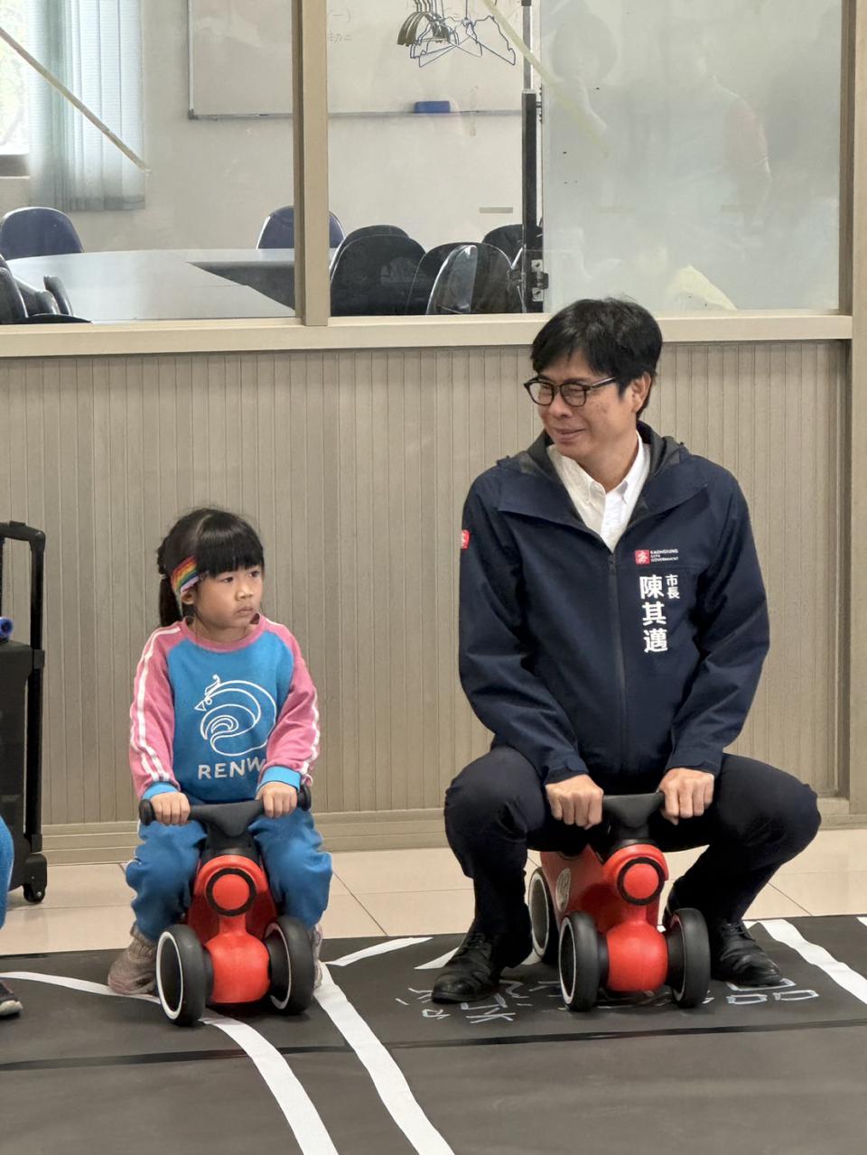 高市仁武區老人活動中心變身第2處公托中心揭牌 陳其邁:全市2年預計達標85處