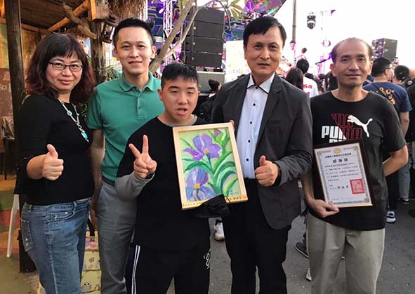 2021梓官海鮮節高市蚵仔寮漁港壓軸登場 梓官區漁會首辦公益餐會增添暖意