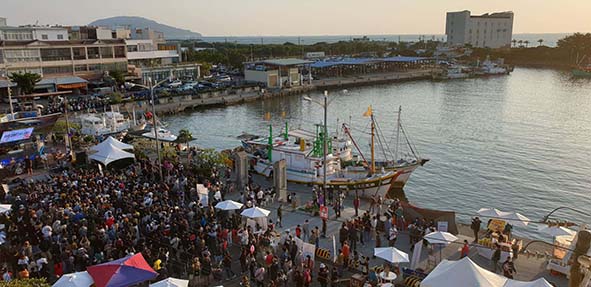 2021梓官海鮮節高市蚵仔寮漁港壓軸登場 梓官區漁會首辦公益餐會增添暖意