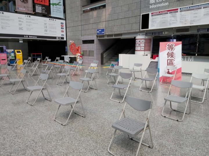 高市三階段開放滿75歲長輩接種新冠肺炎疫苗 三民區公所規劃4接種站便民