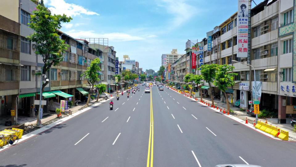 高雄大順路原陸橋段 現在全面通行