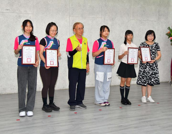 文化局攜手岡大會第18屆阿公店溪文學獎頒獎 作品集上架高市圖分館