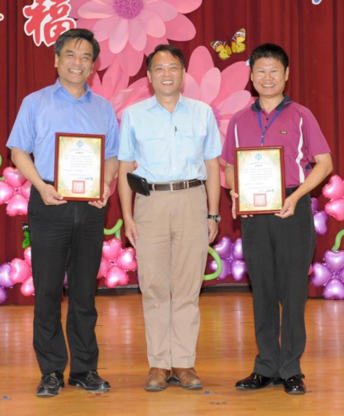 中鋼前進明義國小獎孝親楷模與績優 129名小港區國中小生受獎