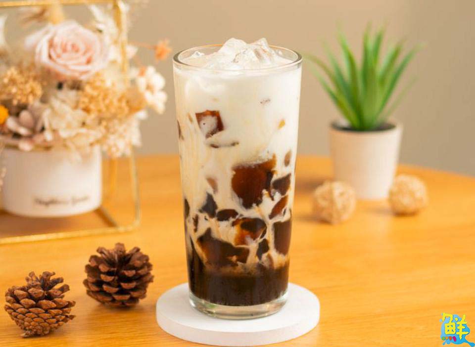 巨蛋商圈人氣飲品 MOMOSO 巨蛋店 毛毛手魅力無法擋