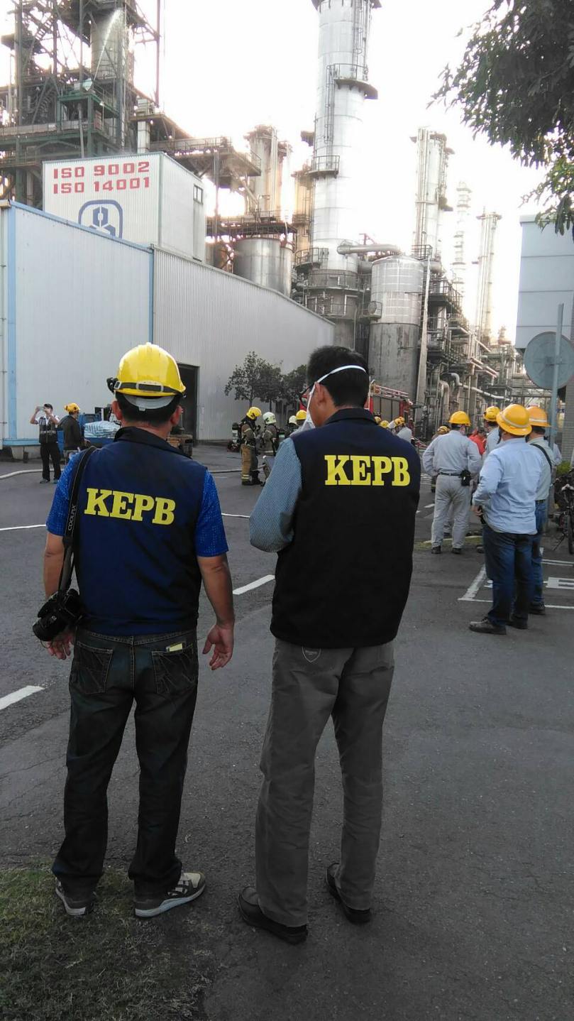 高雄林園廠區冒黑煙 環保局依法告發