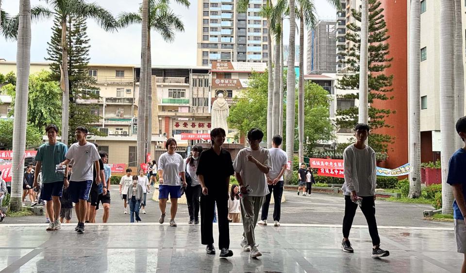114學年度分科測驗首日高雄二考區260人缺考 2考生違規遭扣減1級分