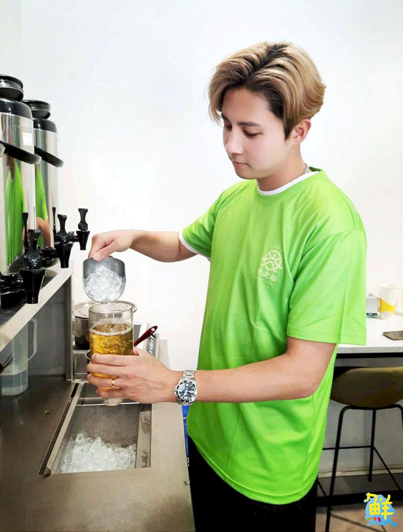 茶香四溢!尾韻回甘 網友激推 今夏最解暑 光之谷 一喝就愛上