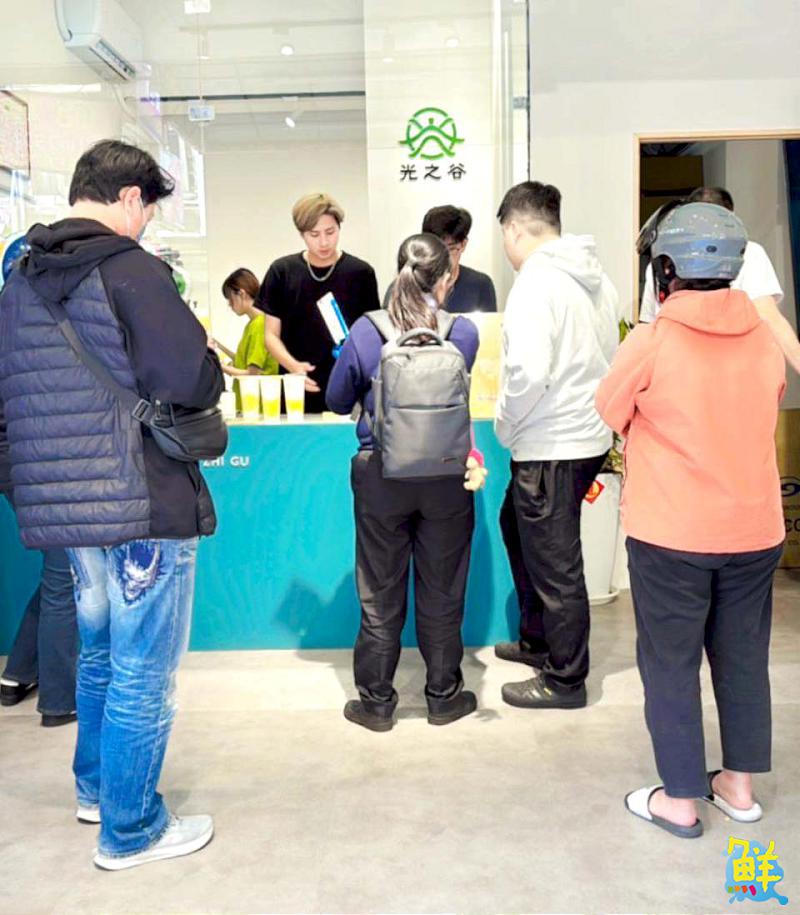 茶香四溢!尾韻回甘 網友激推 今夏最解暑 光之谷 一喝就愛上