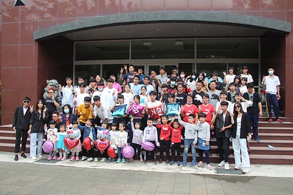 中山工商歡慶改制47週年 35對多胞胎師生進場格外吸睛