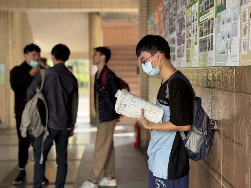 113年大學入學分科測驗第二天高雄二考區173人缺考 1考生翻閱試題本扣3級分