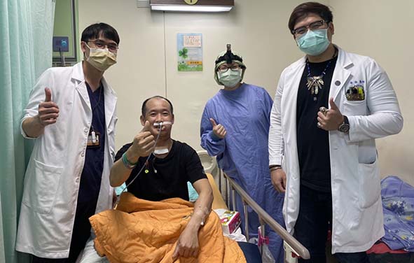 小港醫院顯微自由皮瓣重建術 助口腔癌男修補顏面缺損重拾笑顏