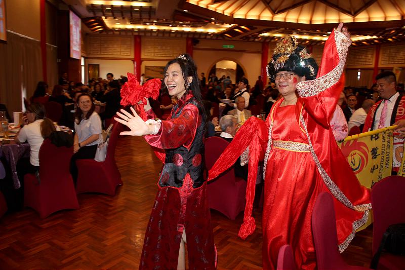 高雄鳳西獅子會第26屆會長李建昌就任 會場變身奇幻婚禮新人互換角色獻上祝福