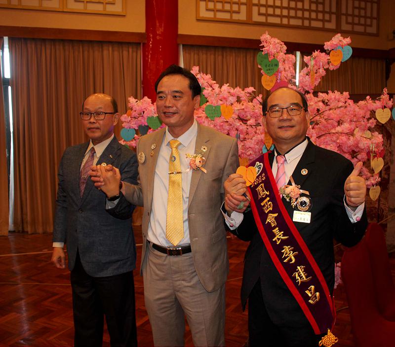 高雄鳳西獅子會第26屆會長李建昌就任 會場變身奇幻婚禮新人互換角色獻上祝福