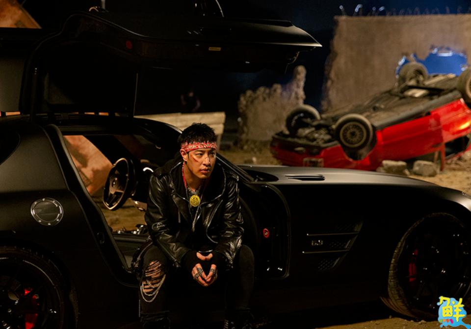 MV飛車爆破震撼全場 潘瑋柏第二主打〈第二順位〉正式首播