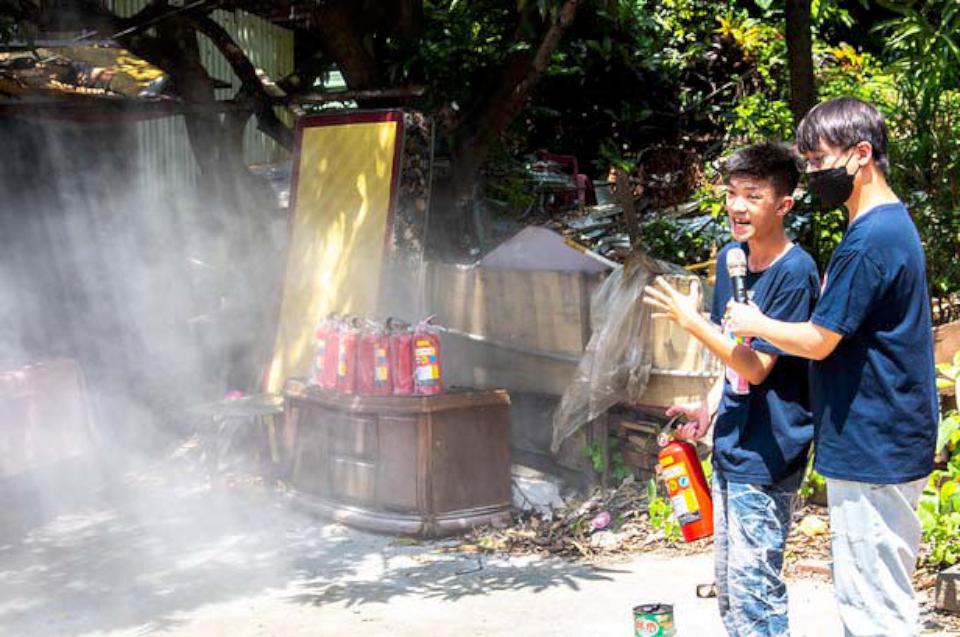 正修科大學輔中心圓夢社服計畫113年培訓5弱勢生 前進鳥松、旗津區辦呷百二餐會