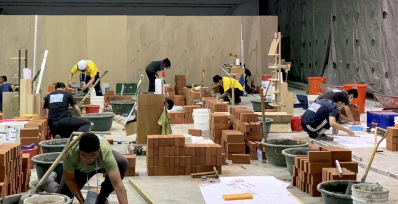 勞動部第53屆全國技能賽南區分賽 正修科大土木系李舜智砌磚職類青年組摘銀