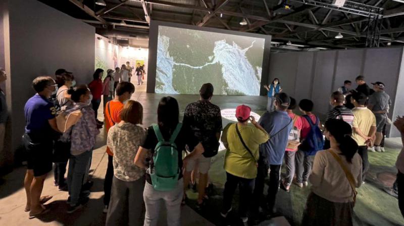 《看見台灣》10週年攝影展巡迴高市駁二藝術特區 展期倒數歡迎把握中秋連假聆賞