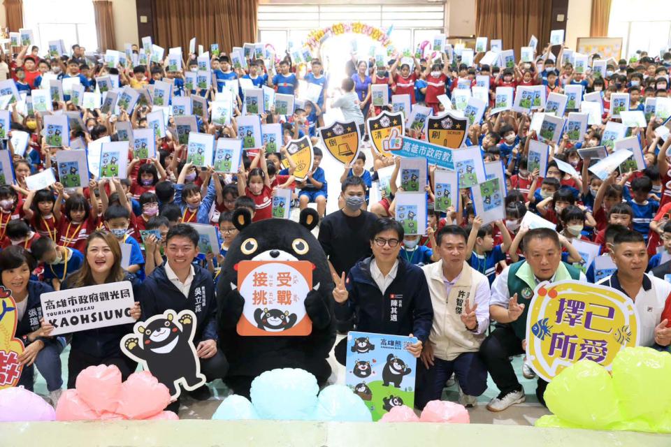 陳其邁、3副市長分頭訪視新生入學 宣導親師生落實登革熱及腸病毒防治