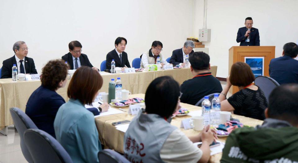 總統賴清德率隊與台南市紡織等產業代表座談 應對美國對等關稅新政