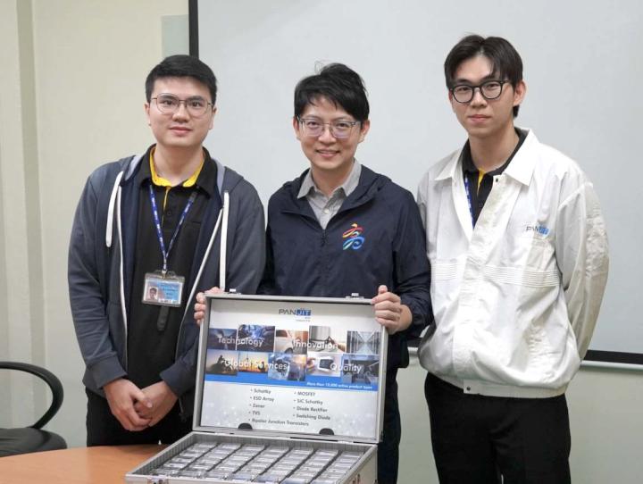 青年局大港青年實習媒合計畫合作半導體商 2同名校友期滿轉任正職傳佳話