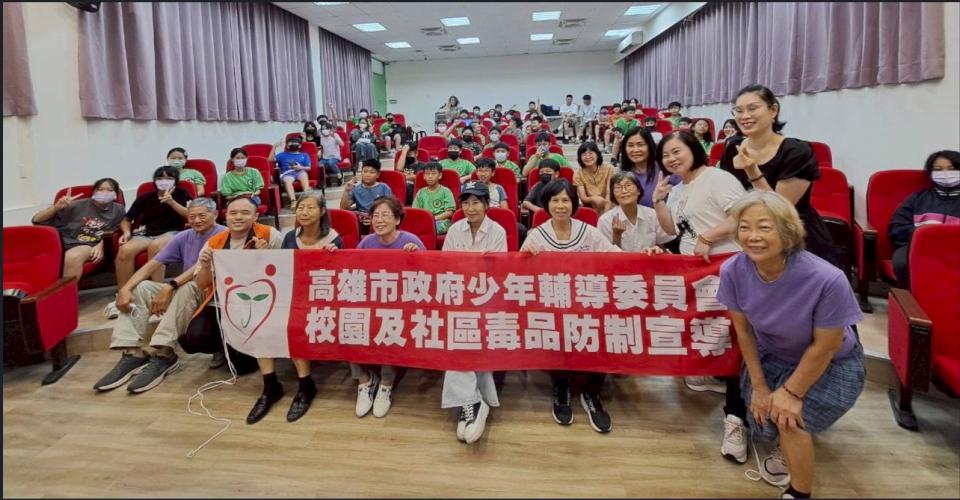 高市警局少年隊攜手少輔會前進偏鄉學校、社區 宣導反霸凌等預防犯罪