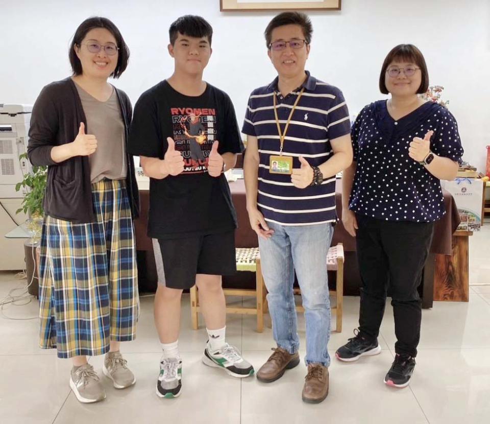 高市六龜高中翼友福領先全校錄取台大社會系 全市唯四獲頒總統教育獎